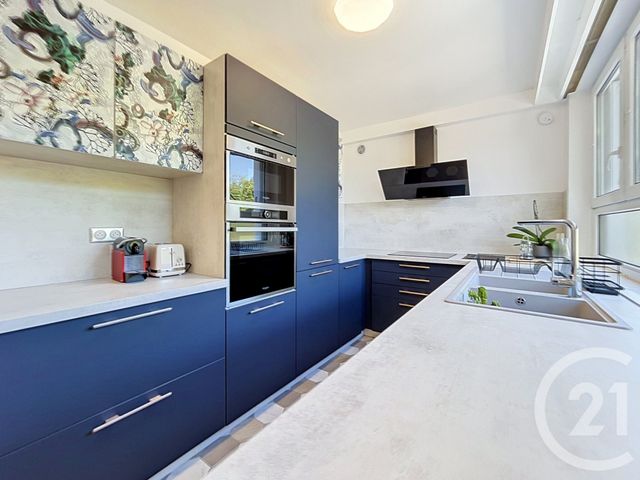 Appartement 5 pieces à louer - 5 pièces - 80.16 m2 - FONTAINEBLEAU - 77 - ILE-DE-FRANCE - Century 21 Agence Babut
