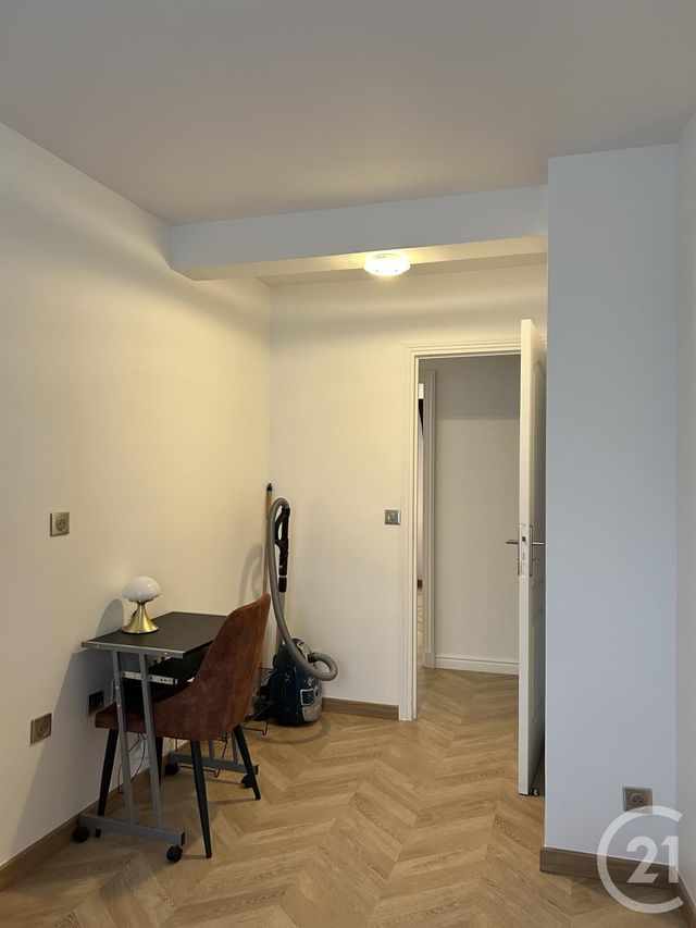 Appartement 5 pieces à louer - 5 pièces - 80.16 m2 - FONTAINEBLEAU - 77 - ILE-DE-FRANCE - Century 21 Agence Babut