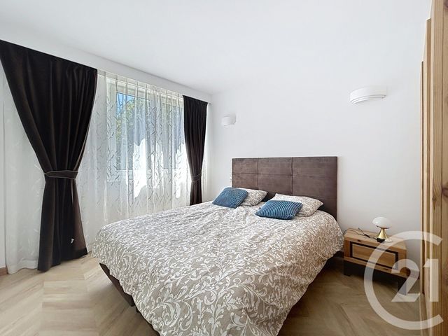 Appartement 5 pieces à louer - 5 pièces - 80.16 m2 - FONTAINEBLEAU - 77 - ILE-DE-FRANCE - Century 21 Agence Babut