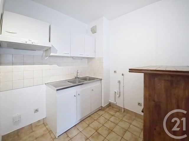 Appartement T2 à louer - 2 pièces - 38.35 m2 - FONTAINEBLEAU - 77 - ILE-DE-FRANCE - Century 21 Agence Babut