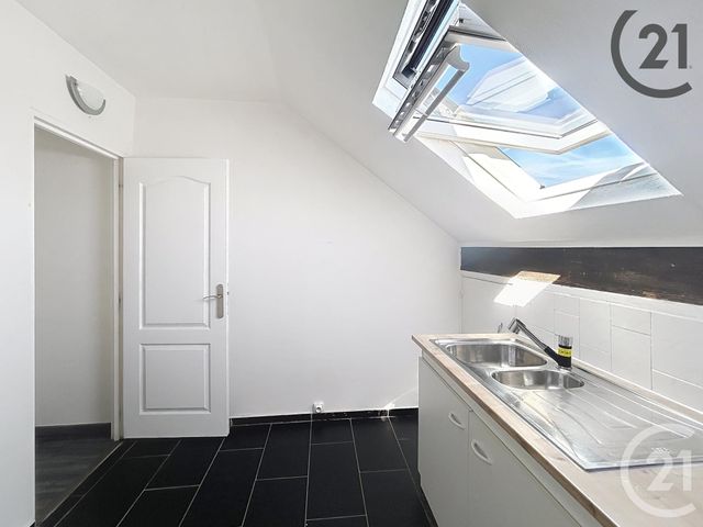 Appartement Studio à louer - 1 pièce - 27.71 m2 - FONTAINEBLEAU - 77 - ILE-DE-FRANCE - Century 21 Agence Babut