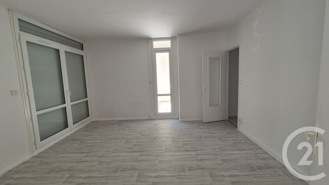 Appartement F3 à louer - 3 pièces - 58.94 m2 - AVON - 77 - ILE-DE-FRANCE - Century 21 Agence Babut