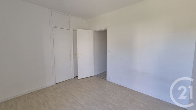 Appartement F3 à louer - 3 pièces - 58.94 m2 - AVON - 77 - ILE-DE-FRANCE - Century 21 Agence Babut
