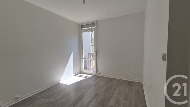 Appartement F3 à louer - 3 pièces - 58.94 m2 - AVON - 77 - ILE-DE-FRANCE - Century 21 Agence Babut