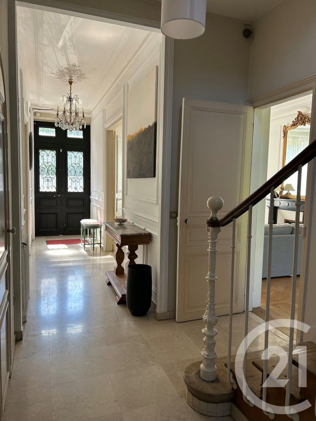 maison à louer - 10 pièces - 279.78 m2 - FONTAINEBLEAU - 77 - ILE-DE-FRANCE - Century 21 Agence Babut