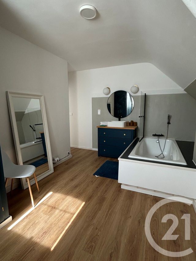 maison à louer - 10 pièces - 279.78 m2 - FONTAINEBLEAU - 77 - ILE-DE-FRANCE - Century 21 Agence Babut