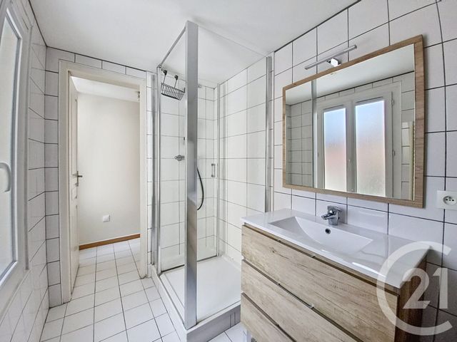 Appartement 2 pièces à louer - 2 pièces - 43.06 m2 - FONTAINEBLEAU - 77 - ILE-DE-FRANCE - Century 21 Agence Babut