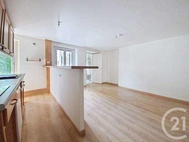 Appartement 2 pièces à louer - 2 pièces - 43.06 m2 - FONTAINEBLEAU - 77 - ILE-DE-FRANCE - Century 21 Agence Babut