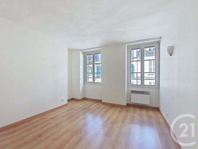 Appartement 2 pièces à louer - 2 pièces - 43.06 m2 - FONTAINEBLEAU - 77 - ILE-DE-FRANCE - Century 21 Agence Babut