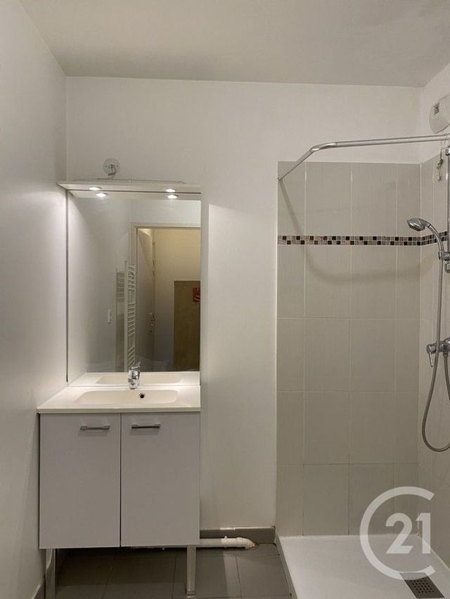 Appartement 2 pièces à louer - 2 pièces - 37.09 m2 - AVON - 77 - ILE-DE-FRANCE - Century 21 Agence Babut