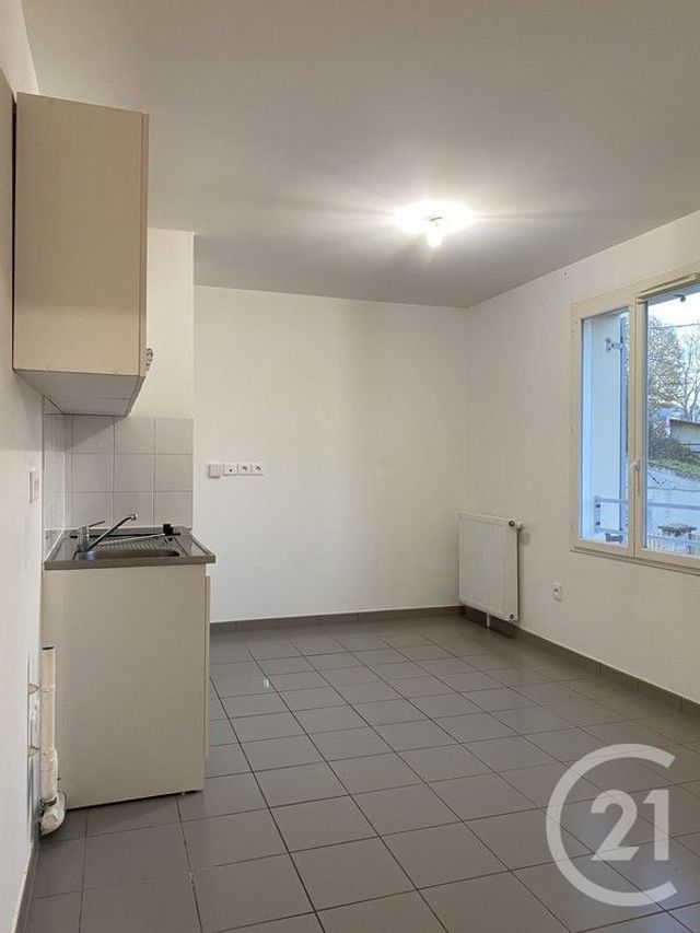 Appartement 2 pièces à louer - 2 pièces - 37.09 m2 - AVON - 77 - ILE-DE-FRANCE - Century 21 Agence Babut