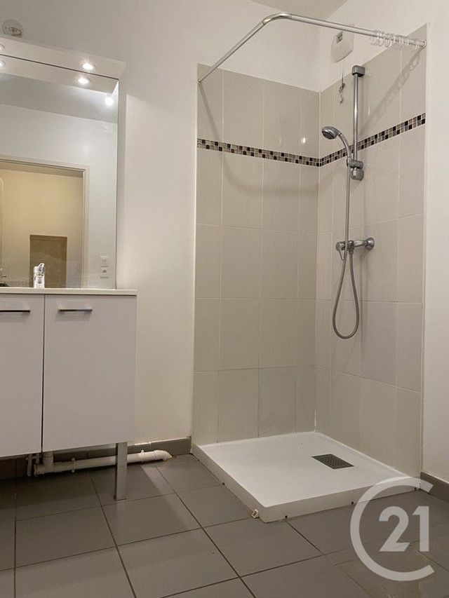 Appartement 2 pièces à louer - 2 pièces - 37.09 m2 - AVON - 77 - ILE-DE-FRANCE - Century 21 Agence Babut