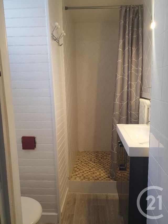 Appartement F2 à louer - 2 pièces - 43.54 m2 - FONTAINEBLEAU - 77 - ILE-DE-FRANCE - Century 21 Agence Babut