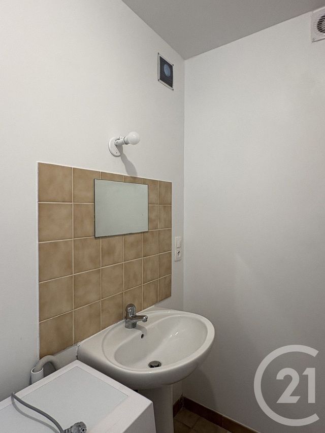 Appartement Studio à louer - 1 pièce - 29.71 m2 - MELUN - 77 - ILE-DE-FRANCE - Century 21 Agence Babut