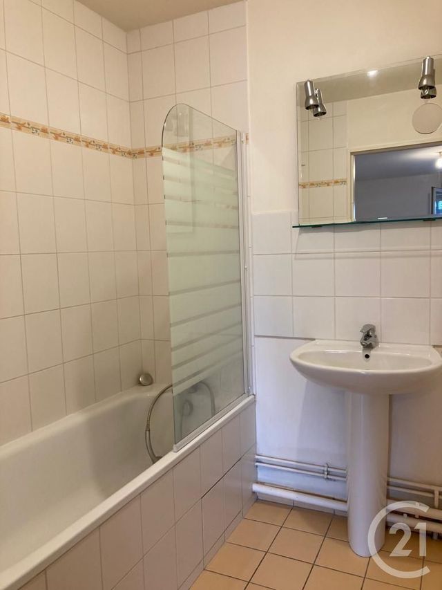 Appartement 2 pièces à louer - 2 pièces - 51.08 m2 - AVON - 77 - ILE-DE-FRANCE - Century 21 Agence Babut