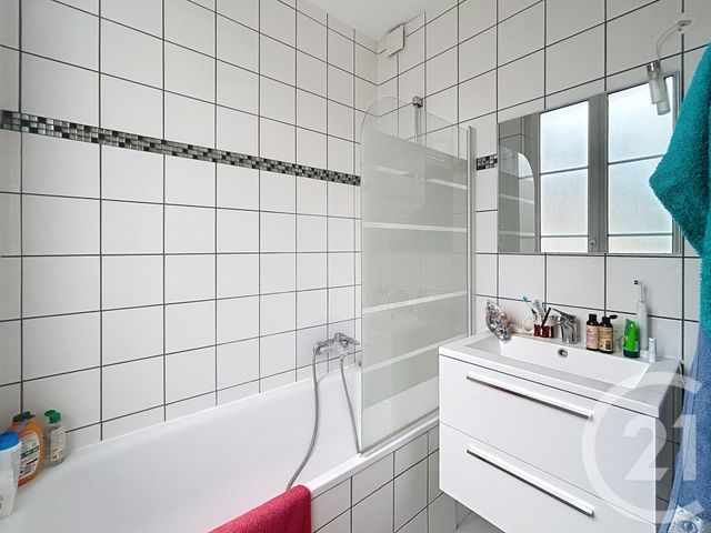 Appartement 2 pièces à louer - 2 pièces - 42.2 m2 - FONTAINEBLEAU - 77 - ILE-DE-FRANCE - Century 21 Agence Babut