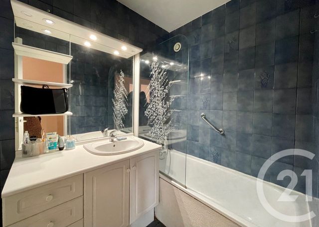 Appartement F3 à louer - 3 pièces - 64.24 m2 - AVON - 77 - ILE-DE-FRANCE - Century 21 Agence Babut