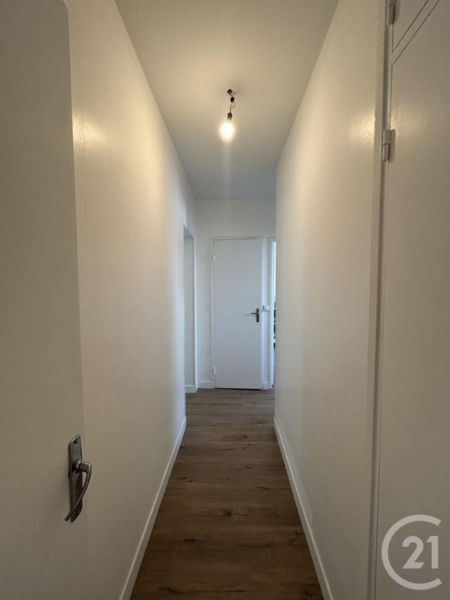 Appartement 3 pièces à vendre - 3 pièces - 60.0 m2 - AVON - 77 - ILE-DE-FRANCE - Century 21 Agence Babut