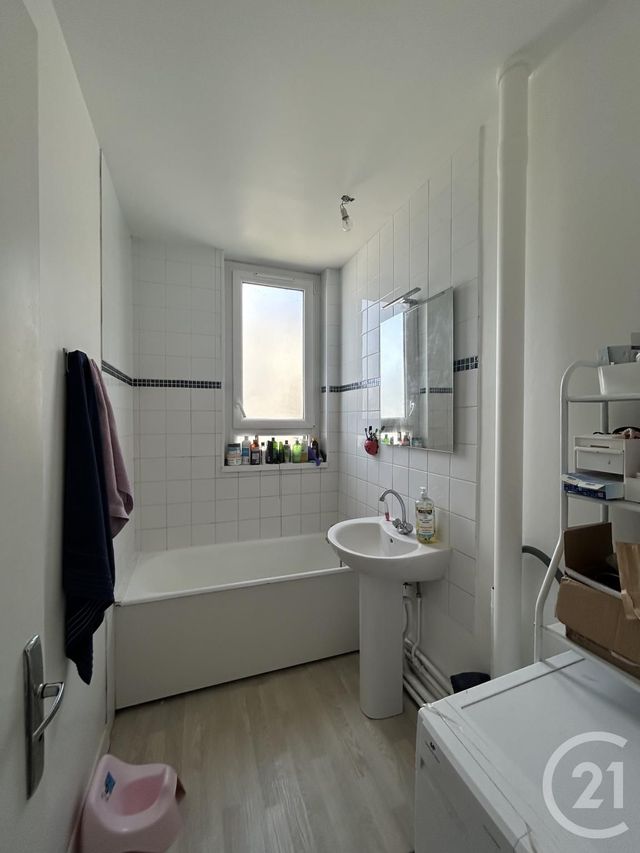 Appartement 3 pièces à vendre - 3 pièces - 60.0 m2 - AVON - 77 - ILE-DE-FRANCE - Century 21 Agence Babut