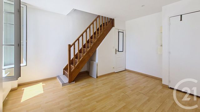 Appartement Duplex à louer - 2 pièces - 28.72 m2 - LA CHAPELLE LA REINE - 77 - ILE-DE-FRANCE - Century 21 Agence Babut