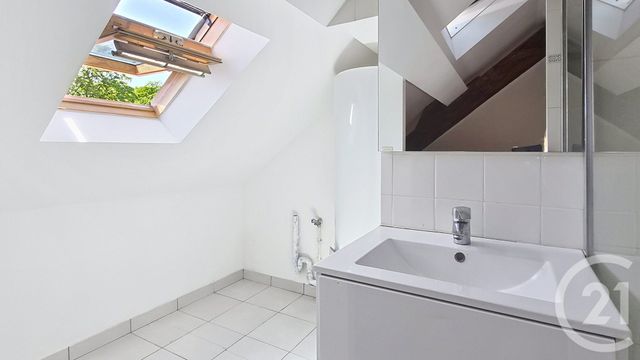 Appartement Duplex à louer - 2 pièces - 28.72 m2 - LA CHAPELLE LA REINE - 77 - ILE-DE-FRANCE - Century 21 Agence Babut