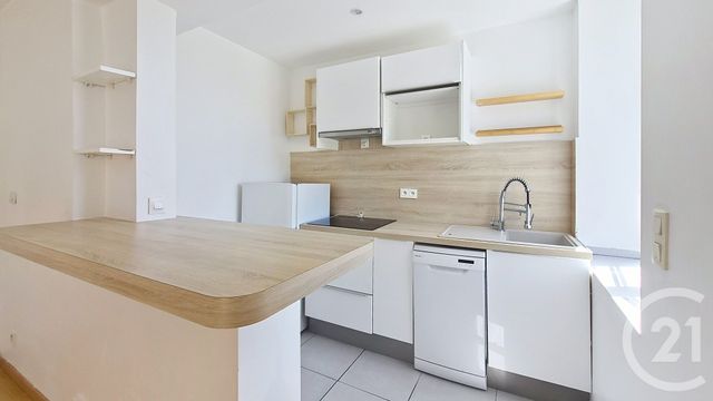 Appartement Duplex à louer - 2 pièces - 28.72 m2 - LA CHAPELLE LA REINE - 77 - ILE-DE-FRANCE - Century 21 Agence Babut