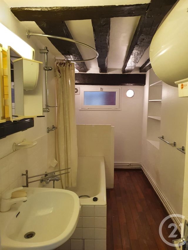 Appartement F3 à louer - 3 pièces - 53.8 m2 - FONTAINEBLEAU - 77 - ILE-DE-FRANCE - Century 21 Agence Babut