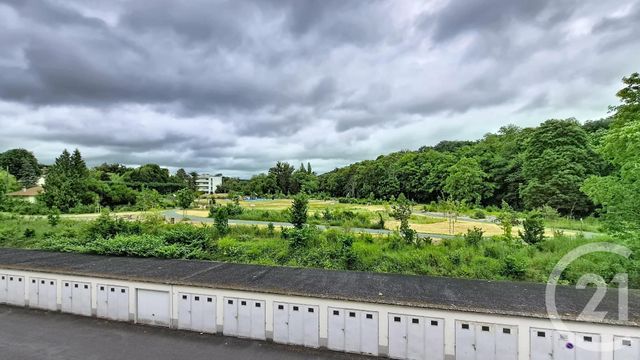 Appartement 3 pièces à louer - 3 pièces - 52.0 m2 - AVON - 77 - ILE-DE-FRANCE - Century 21 Agence Babut