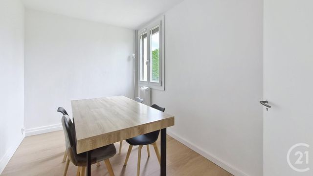 Appartement 3 pièces à louer - 3 pièces - 52.0 m2 - AVON - 77 - ILE-DE-FRANCE - Century 21 Agence Babut