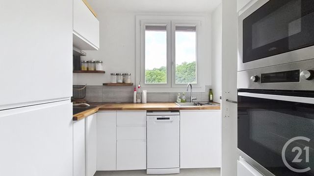 Appartement 3 pièces à louer - 3 pièces - 52.0 m2 - AVON - 77 - ILE-DE-FRANCE - Century 21 Agence Babut