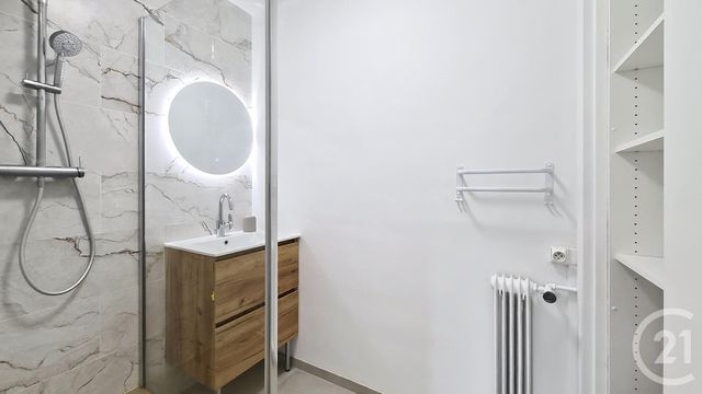 Appartement 3 pièces à louer - 3 pièces - 52.0 m2 - AVON - 77 - ILE-DE-FRANCE - Century 21 Agence Babut