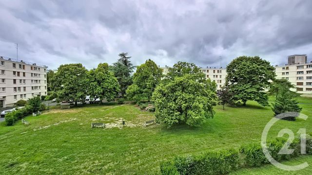 Appartement 3 pièces à louer - 3 pièces - 52.0 m2 - AVON - 77 - ILE-DE-FRANCE - Century 21 Agence Babut