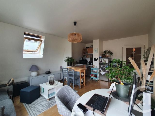 Appartement 2 pièces à louer - 2 pièces - 42.44 m2 - AVON - 77 - ILE-DE-FRANCE - Century 21 Agence Babut
