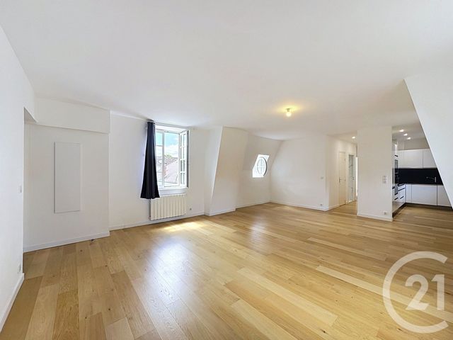 Appartement 3 pièces à vendre - 3 pièces - 70.6 m2 - FONTAINEBLEAU - 77 - ILE-DE-FRANCE - Century 21 Agence Babut