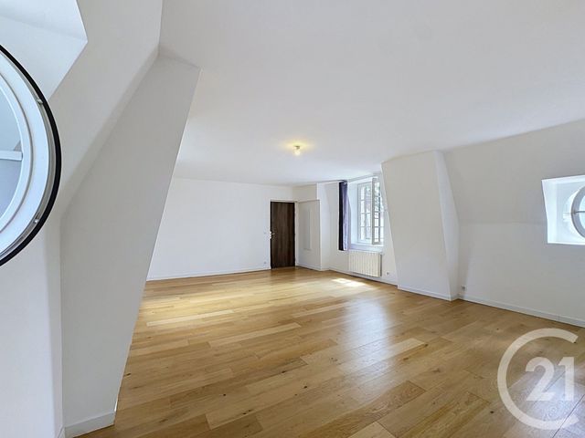 Appartement 3 pièces à vendre - 3 pièces - 70.6 m2 - FONTAINEBLEAU - 77 - ILE-DE-FRANCE - Century 21 Agence Babut
