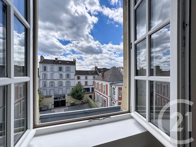 Appartement 3 pièces à vendre - 3 pièces - 70.6 m2 - FONTAINEBLEAU - 77 - ILE-DE-FRANCE - Century 21 Agence Babut