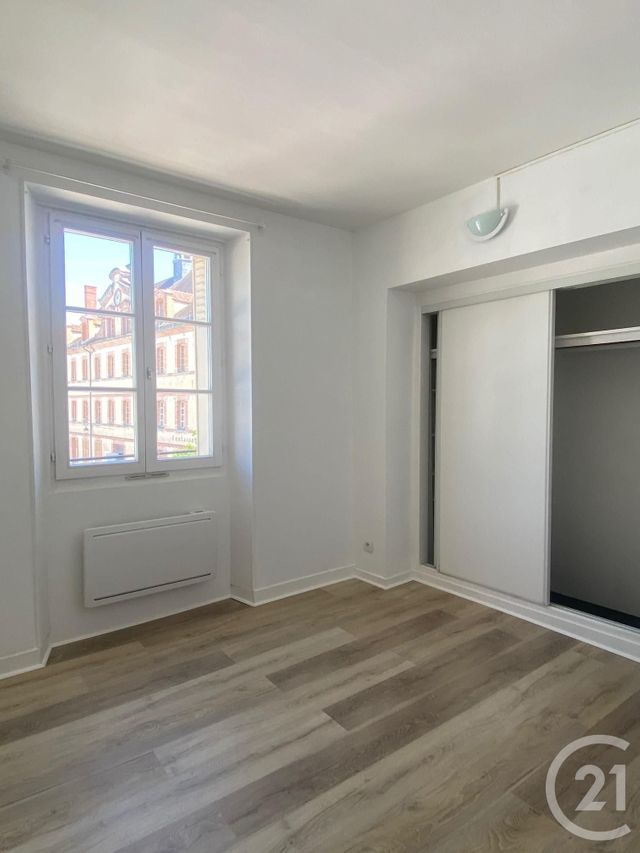 Appartement 2 pièces à louer - 2 pièces - 32.19 m2 - FONTAINEBLEAU - 77 - ILE-DE-FRANCE - Century 21 Agence Babut