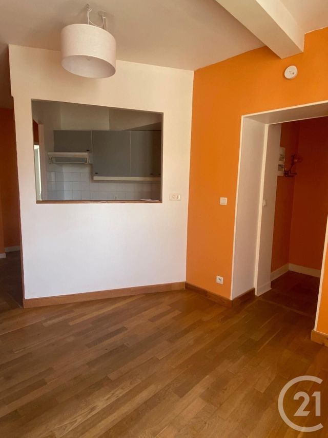 Appartement 2 pièces à louer - 2 pièces - 32.19 m2 - FONTAINEBLEAU - 77 - ILE-DE-FRANCE - Century 21 Agence Babut