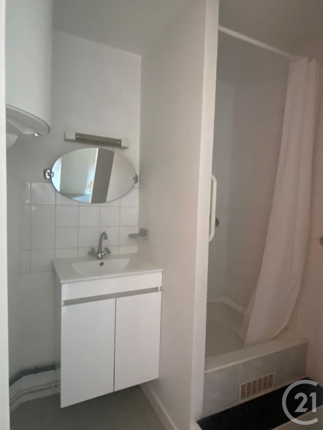 Appartement 2 pièces à louer - 2 pièces - 32.19 m2 - FONTAINEBLEAU - 77 - ILE-DE-FRANCE - Century 21 Agence Babut