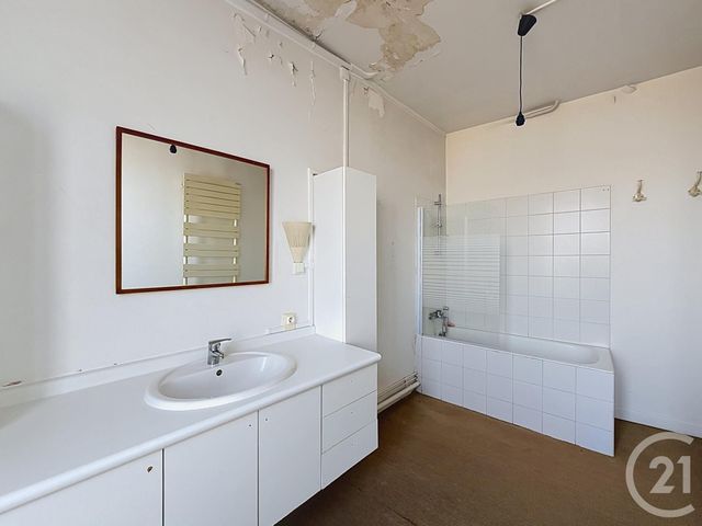 Appartement 4 pièces à vendre - 4 pièces - 103.27 m2 - FONTAINEBLEAU - 77 - ILE-DE-FRANCE - Century 21 Agence Babut