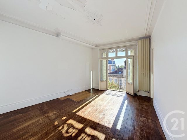 Appartement 4 pièces à vendre - 4 pièces - 103.27 m2 - FONTAINEBLEAU - 77 - ILE-DE-FRANCE - Century 21 Agence Babut