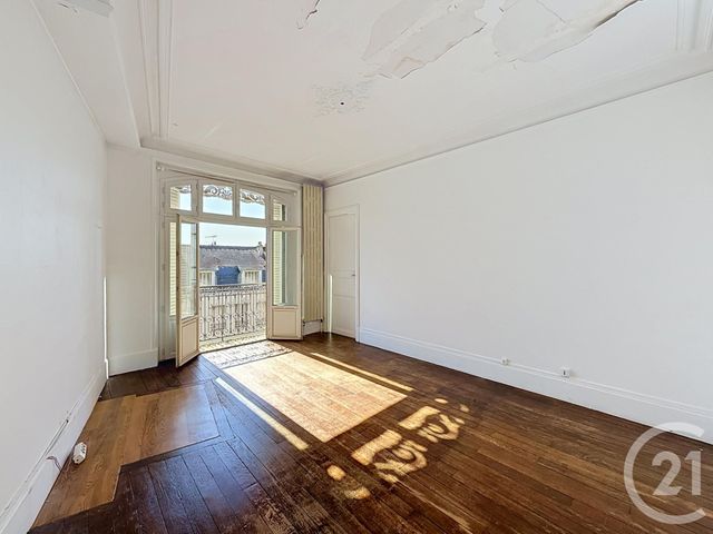 Appartement 4 pièces à vendre - 4 pièces - 103.27 m2 - FONTAINEBLEAU - 77 - ILE-DE-FRANCE - Century 21 Agence Babut
