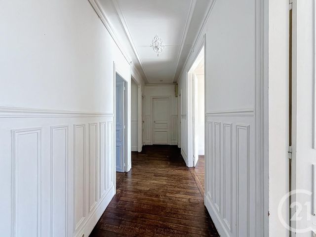 Appartement 4 pièces à vendre - 4 pièces - 103.27 m2 - FONTAINEBLEAU - 77 - ILE-DE-FRANCE - Century 21 Agence Babut