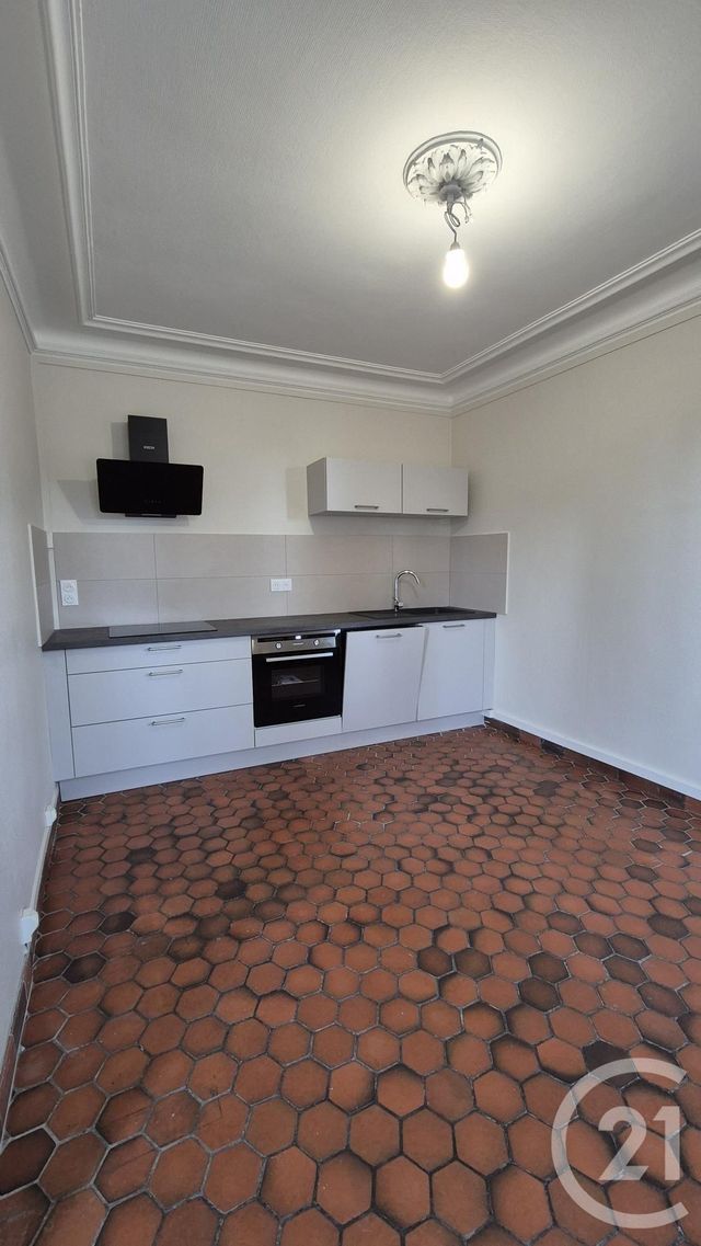 Appartement T2 à louer - 2 pièces - 56.64 m2 - FONTAINEBLEAU - 77 - ILE-DE-FRANCE - Century 21 Agence Babut