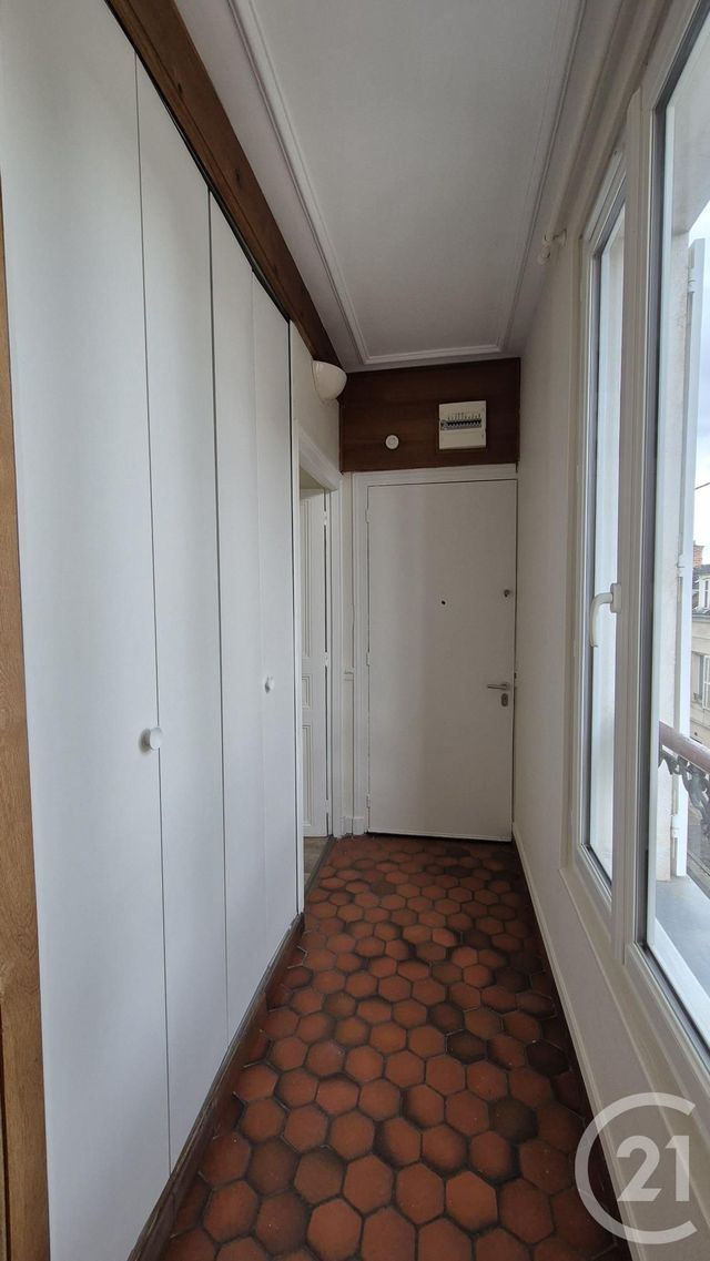 Appartement T2 à louer - 2 pièces - 56.64 m2 - FONTAINEBLEAU - 77 - ILE-DE-FRANCE - Century 21 Agence Babut