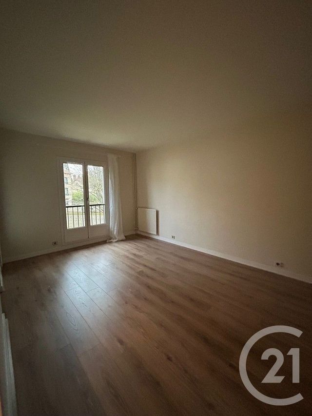 Appartement 4 pièces à louer - 4 pièces - 110.49 m2 - FONTAINEBLEAU - 77 - ILE-DE-FRANCE - Century 21 Agence Babut