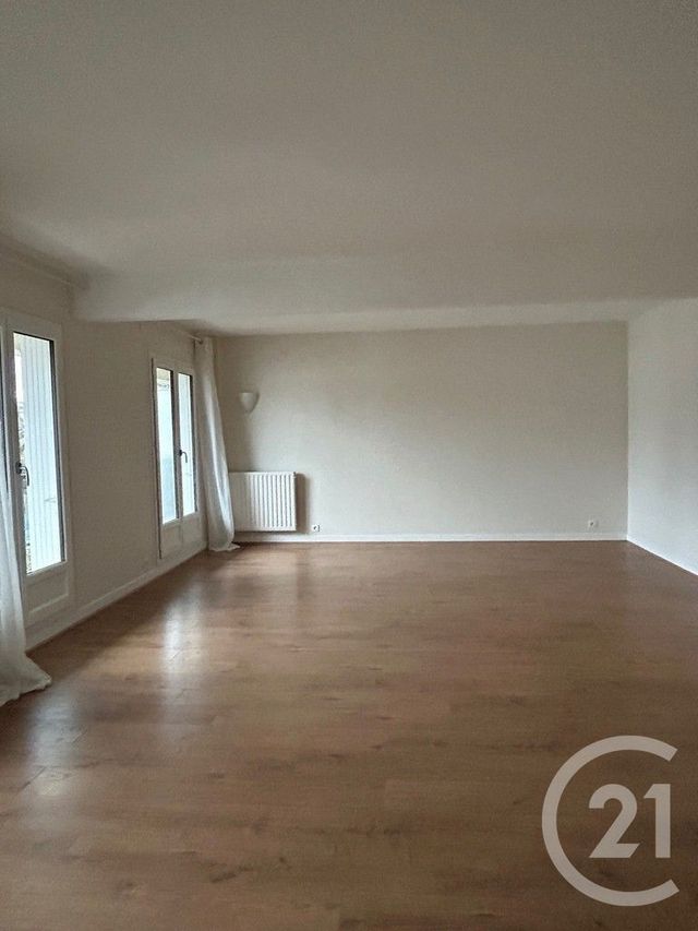 Appartement 4 pièces à louer - 4 pièces - 110.49 m2 - FONTAINEBLEAU - 77 - ILE-DE-FRANCE - Century 21 Agence Babut