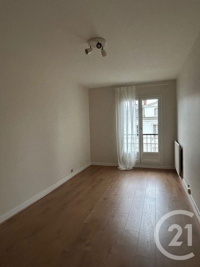 Appartement 4 pièces à louer - 4 pièces - 110.49 m2 - FONTAINEBLEAU - 77 - ILE-DE-FRANCE - Century 21 Agence Babut