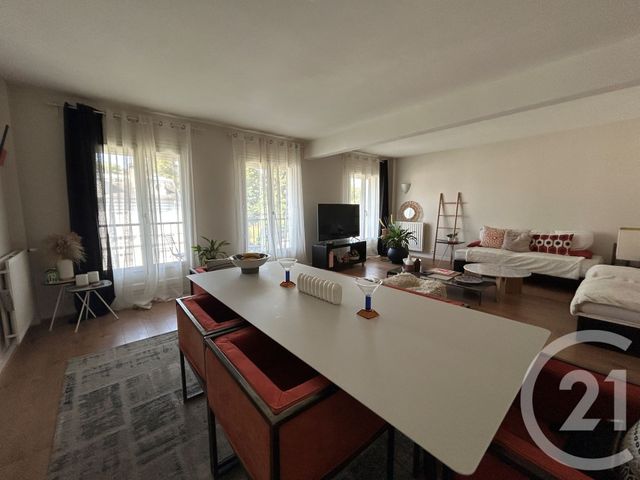 Appartement 4 pièces à louer - 4 pièces - 110.49 m2 - FONTAINEBLEAU - 77 - ILE-DE-FRANCE - Century 21 Agence Babut