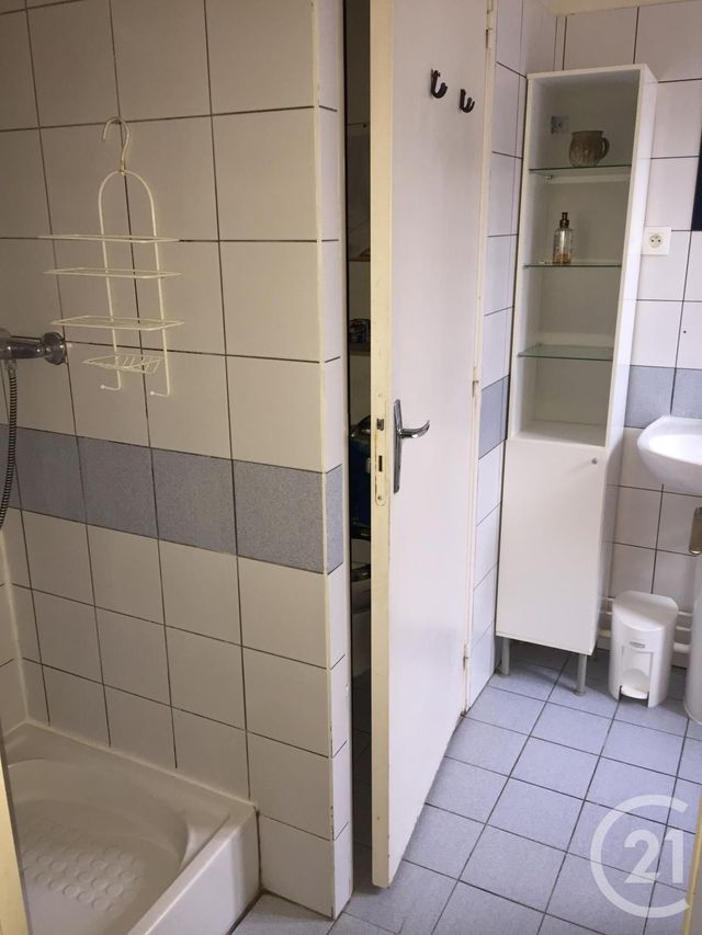 Appartement Studio à louer - 1 pièce - 24.29 m2 - FONTAINEBLEAU - 77 - ILE-DE-FRANCE - Century 21 Agence Babut